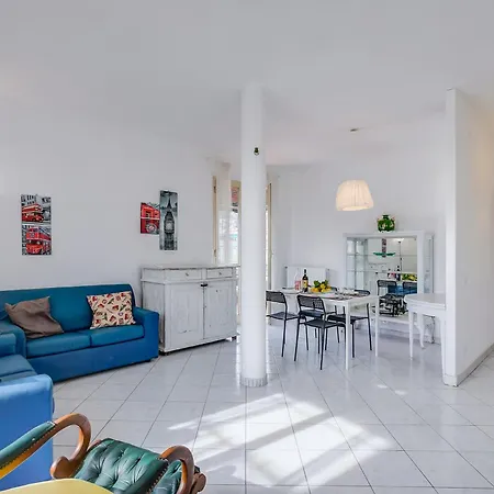 Penthouse Market 700m From Sea - Happy アパート